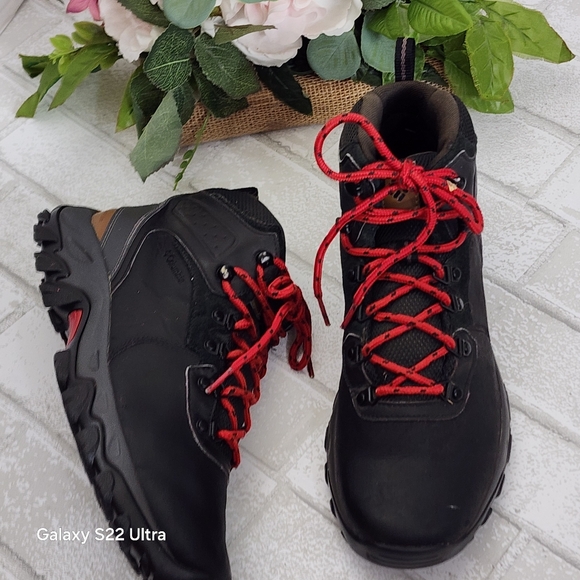 Columbia Other - Columbia Black Boots with Red Laces